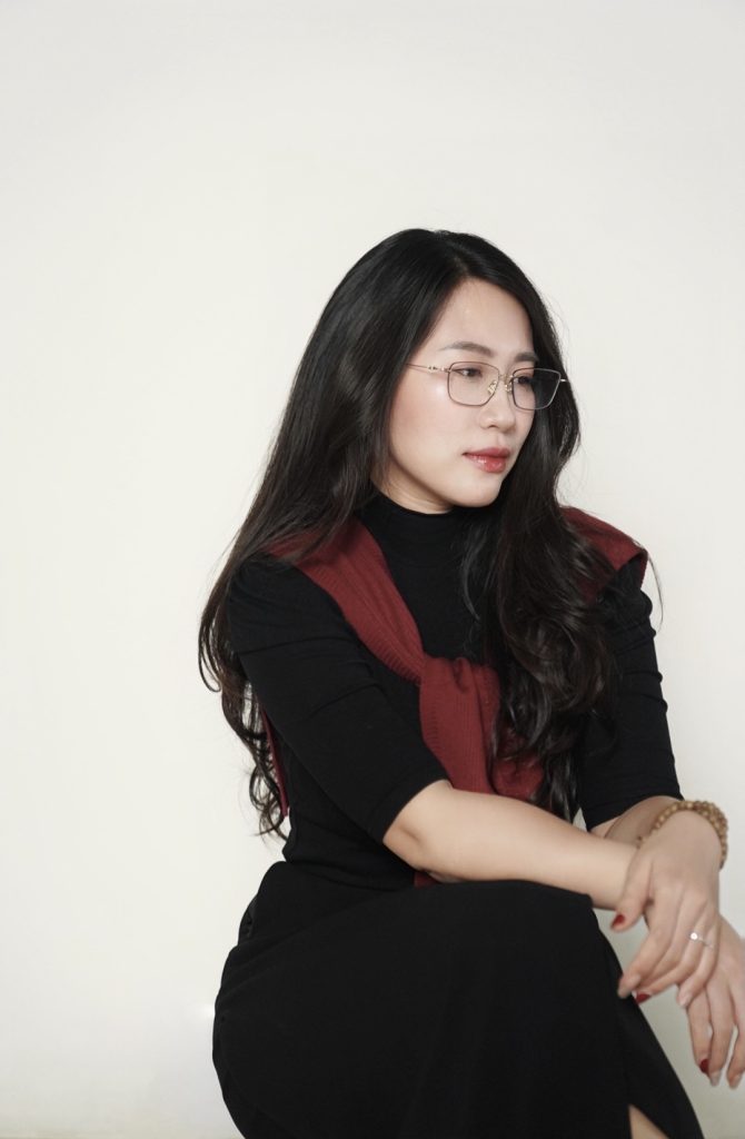 {"ARInfo":{"IsUseAR":false},"Version":"1.0.0","MakeupInfo":{"IsUseMakeup":false},"FaceliftInfo":{"IsChangeEyeLift":false,"IsChangeFacelift":false,"IsChangePostureLift":false,"IsChangeNose":false,"IsChangeFaceChin":false,"IsChangeMouth":false,"IsChangeThinFace":true},"BeautyInfo":{"SwitchMedicatedAcne":false,"IsAIBeauty":false,"IsBrightEyes":false,"IsSharpen":false,"IsOldBeauty":false,"IsReduceBlackEyes":false},"HandlerInfo":{"AppName":2},"FilterInfo":{"IsUseFilter":false}}